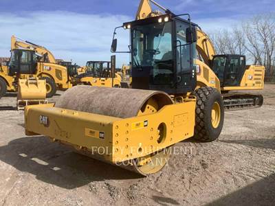 Caterpillar CS74B Smooth Drum Roller Compactor