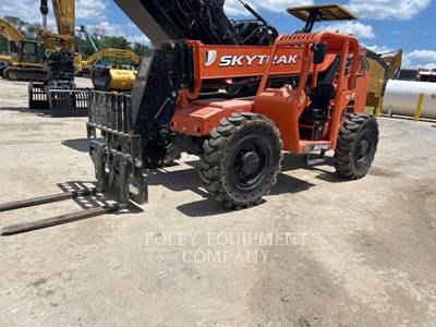 SkyTrak 8042O Telehandler
