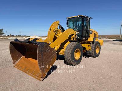 Caterpillar 938M Large Wheel Loader