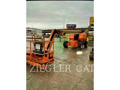 JLG 660SJ Boom Lift