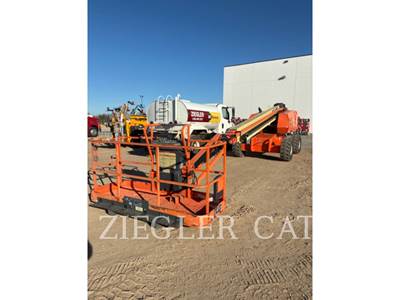 JLG 660SJ Boom Lift