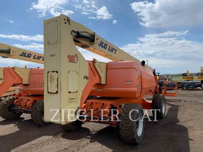 JLG 800AJ Boom Lift