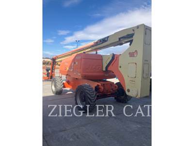 JLG 800AJ Boom Lift