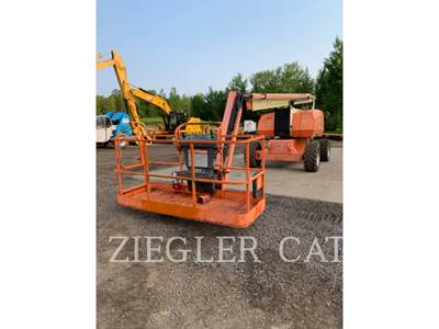 JLG 800AJ Boom Lift