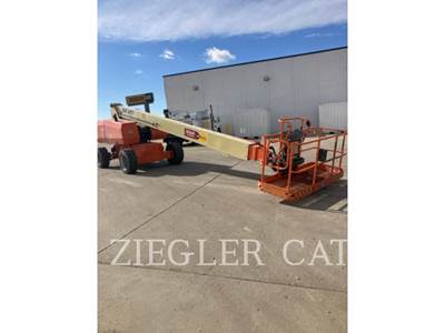 JLG 800S Boom Lift