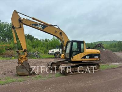 Caterpillar 320 Excavator