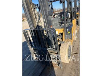 Caterpillar GP30N5 Forklift