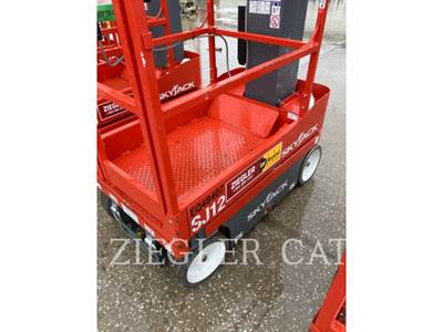 Skyjack SJ12 Scissor Lift