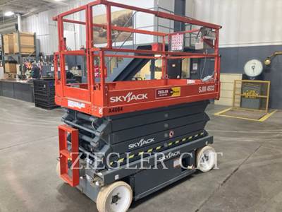 Skyjack SJIIIE4632 Scissor Lift