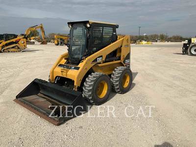 Caterpillar 236B Skid Steer