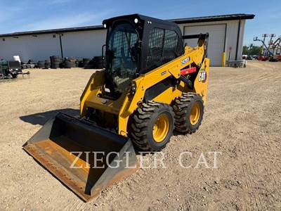 Caterpillar 242D3 Mini Skid Steer