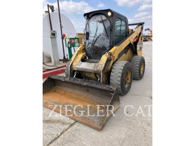 Caterpillar 272D2 Skid Steer