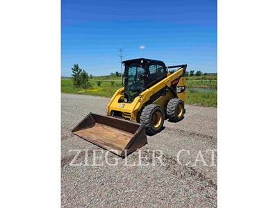 Caterpillar 272D2 Skid Steer