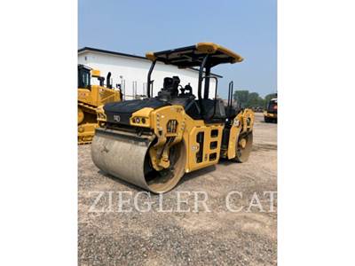 Caterpillar CB10 Smooth Drum Roller Compactor