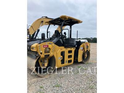 Caterpillar CB7 Smooth Drum Roller Compactor