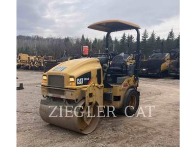 Caterpillar CC34B Smooth Drum Roller Compactor