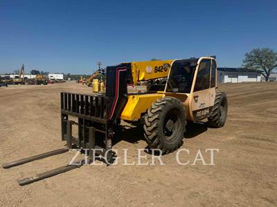 Load Lifter 842-G Telehandler