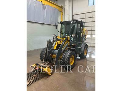 John Deere 324L Wheel Loader
