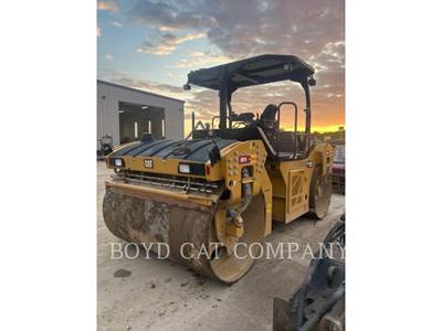 Caterpillar CB15 Smooth Drum Roller Compactor