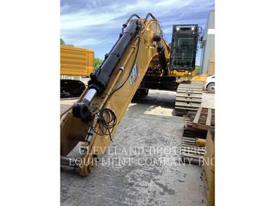 Caterpillar 374 Excavator