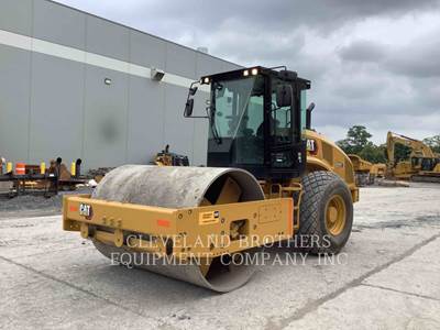Caterpillar CS12 Smooth Drum Roller Compactor