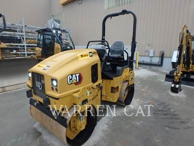 Caterpillar CB2.7 Smooth Drum Roller Compactor