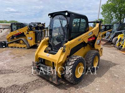 Caterpillar 242D3 Skid Steer