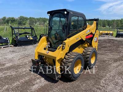Caterpillar 242D3 Skid Steer