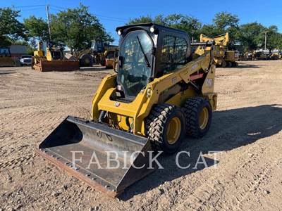 Caterpillar 242D3 Skid Steer