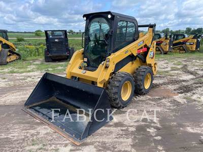 Caterpillar 242D3 Skid Steer