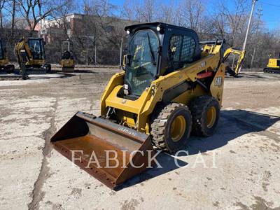 Caterpillar 242D3 Skid Steer
