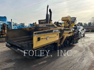 Caterpillar AP-1055B Asphalt Paver