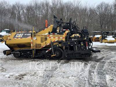Caterpillar AP-1055F Asphalt Paver