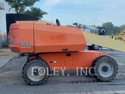 JLG 600S Boom Lift