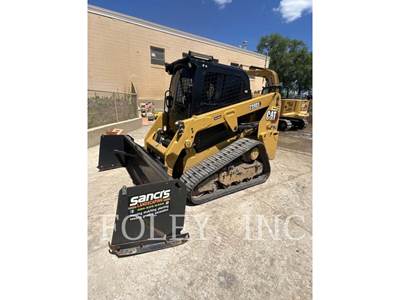 Caterpillar 239D3 Compact Track Loader