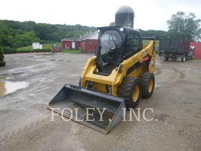 Caterpillar 242D3 Skid Steer