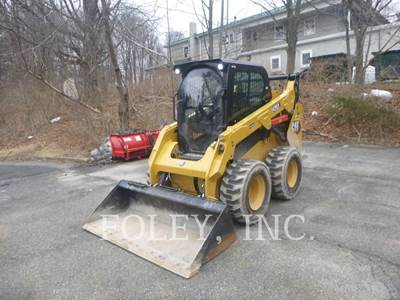 Caterpillar 242D3 Skid Steer