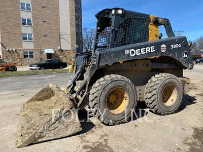 John Deere 330G Skid Steer