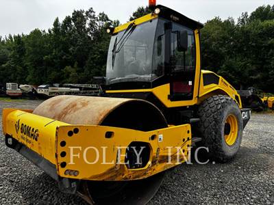 BOMAG BW 211 D-5 Smooth Drum Roller Compactor