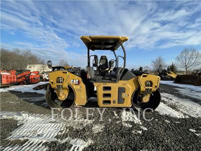 Caterpillar CB10-02 Smooth Drum Roller Compactor