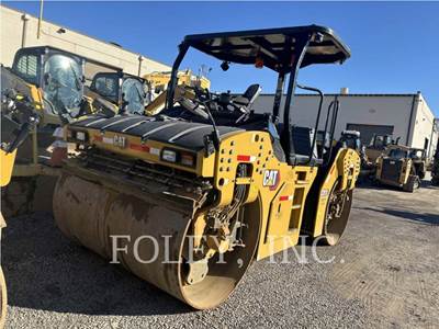 Caterpillar CB13 Tandem Vibratory Roller