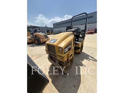 Caterpillar CB22B Smooth Drum Roller Compactor