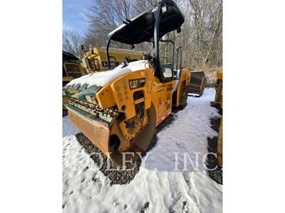 Caterpillar CB66B Smooth Drum Roller Compactor