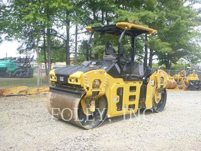 Caterpillar CB7 Smooth Drum Roller Compactor