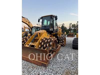 Caterpillar 81511 Smooth Drum Roller Compactor