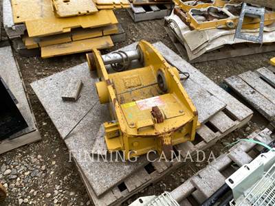 Caterpillar 323 Coupler