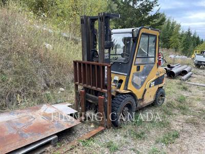 Caterpillar P6000 Forklift