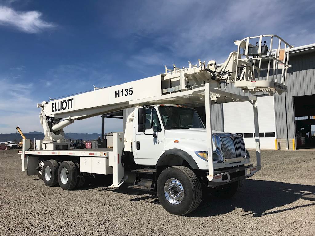 2004 International 7600 Boom / Bucket Truck