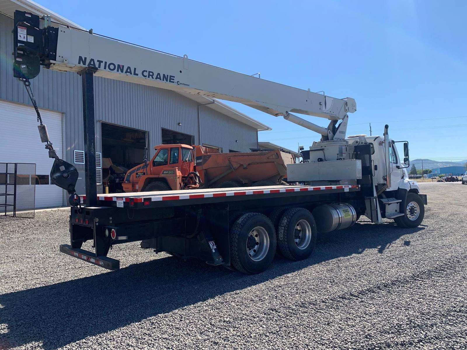 2015 Freightliner 108SD Crane Truck National 600E2 Crane For Sale