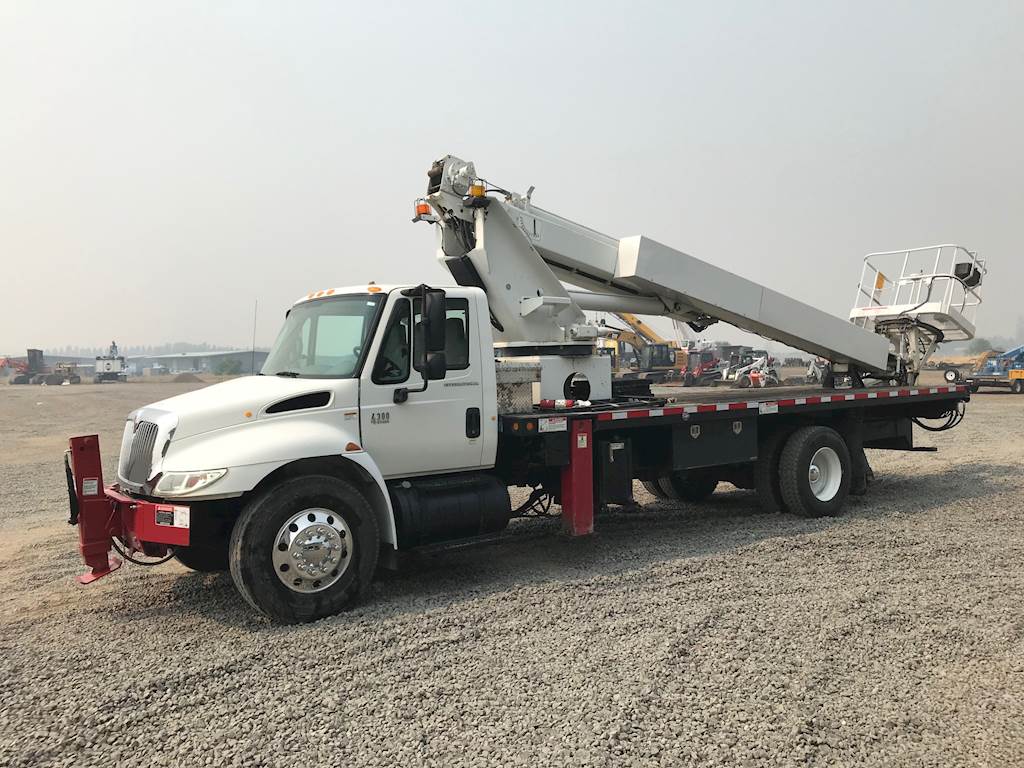 2007 International 4300 Crane Truck For Sale Central Point, OR 9469935